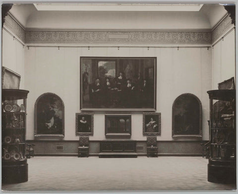 Compartment in the 'Loudon gallery' around 1926, 1926 - 1929 Canvas Print