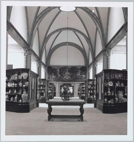 Exhibition of the Loudon collection in the Gallery of Honour around 1926, 1925 - 1930 Canvas Print