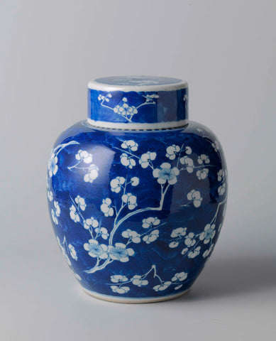 Ovoid covered jar with peach blossom on 'crackled ice', anonymous, c. 1680 - c. 1720 Canvas Print