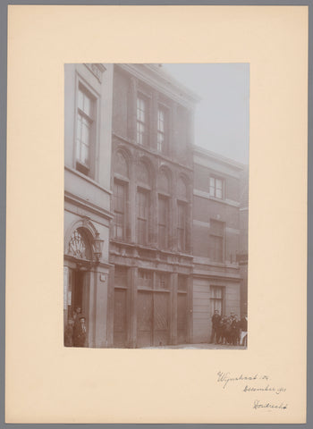 Building at Wijnstraat 104 in Dordrecht, anonymous (Monumentenzorg) (attributed to), A.J.M. Mulder (possibly), 1911 Canvas Print