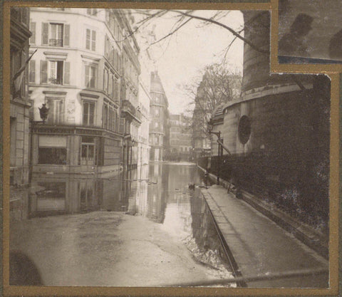 Partially flooded street during the flooding of Paris, G. Dangereux, 1910 Canvas Print