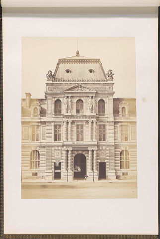 Gevel van de Bibliothèque Impériale in het Palais du Louvre, Édouard Denis Baldus, c. 1857 Canvas Print