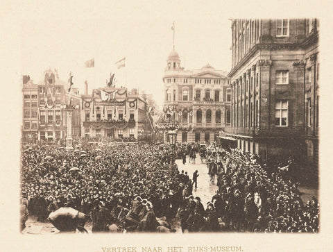 Crowd on Dam Square at the departure of the royal procession to the Rijksmuseum, Barend Groote & Co. (attributed to), 1901 Canvas Print