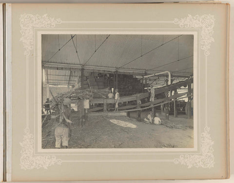 In de suikerfabriek, O. Hisgen & Co. (possibly), 1890 - 1910 Canvas Print