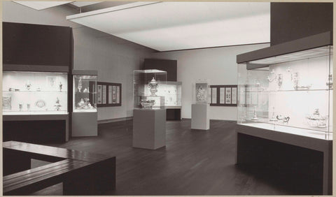 Room with silverware in display cases, in the front left are benches in a square, c. 1979 - c. 1980 Canvas Print