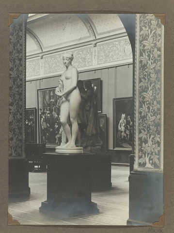 Arrangement of the sculpture 'De nimff Echo' between the Portrettenzaal and the Van de Pollzaal, 1915 - 1923 Canvas Print