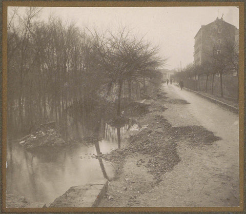 Knocked away bank along a path in Paris, G. Dangereux, 1910 Canvas Print