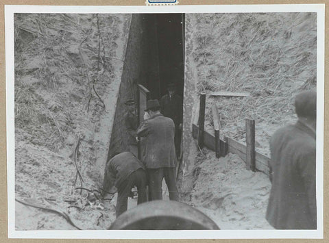 Paintings are housed in the air raid shelters near Heemskerk, 1939 - 1941 Canvas Print