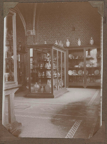 Room 202 with an arrangement of pottery in 1926, 1926 Canvas Print