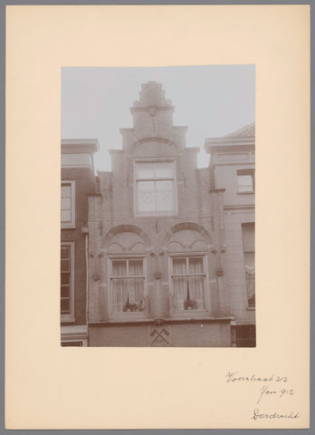 Façade van Voorstraat 312 in Dordrecht, anonymous (Monumentenzorg) (attributed to), A.J.M. Mulder (possibly), 1912 Canvas Print