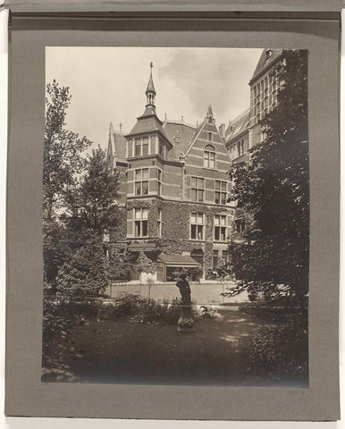 The east façade of the villa around 1920, 1918 - 1921 Canvas Print