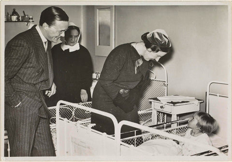 Visit of Juliana, Queen of the Netherlands, and Bernhard van Lippe-Biesterfeld to the hospital 'Bethesda' in Silesia in January 1937, anonymous, 1937 Canvas Print