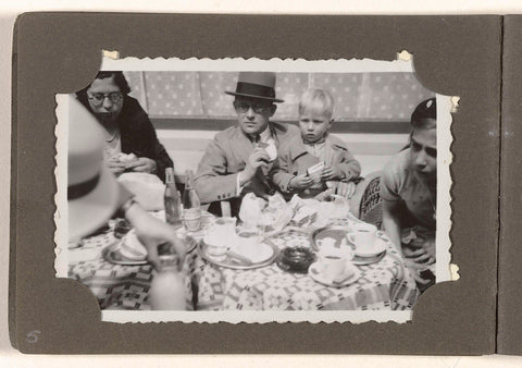 Family meal, anonymous, 1933 - 1944 Canvas Print