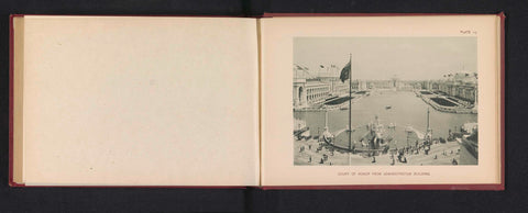 Gezicht op het centrale plein van de World's Columbian Exposition in Chicago in 1893 met in het midden een grote vijver met daarin een fontein van Frederick William MacMonnies, Charles Dudley Arnold, 1893 Canvas Print