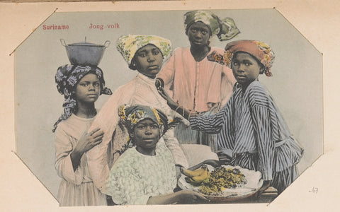 Group of young Surinamese women, Eugen Klein, 1900 - 1910 Canvas Print