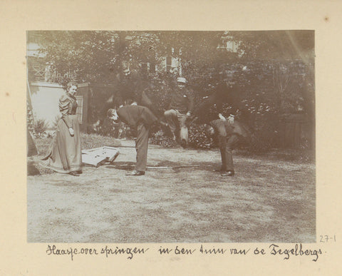 Haasje-over jumping in the garden of the Tegelbergs, Hendrik Herman van den Berg, in or after 1890 - in or before 1894 Canvas Print