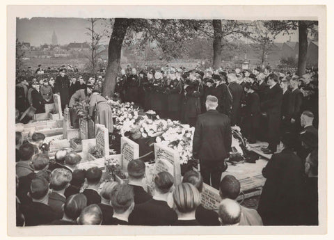 Funeral Zuiderbegraafplaats in Groningen, Fotodienst NSB, 1940 Canvas Print