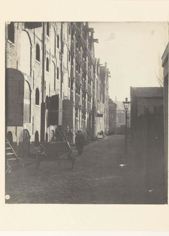 View in Prinseneiland (left warehouse Prinseneiland 109), seen from the street in front of Breitner's studio (Prinseneiland 24B), Amsterdam, George Hendrik Breitner (attributed to), 1886 - 1910 Canvas Print