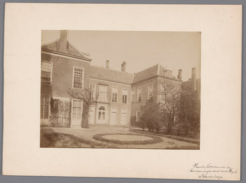 Building with garden at Noordeinde 140 in The Hague, anonymous (Monumentenzorg) (attributed to), c. 1900 - c. 1915 Canvas Print