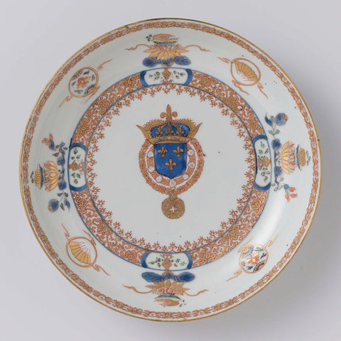 Saucer dish with a coat of arms and lotus scrolls, anonymous, c. 1725 - c. 1749 Canvas Print