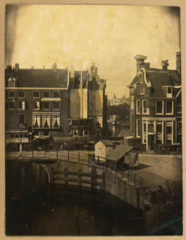 Gezicht op logement Rondeel in Amsterdam vanuit het huis van de fotograaf, Eduard Isaac Asser, c. 1853 - c. 1855 Canvas Print