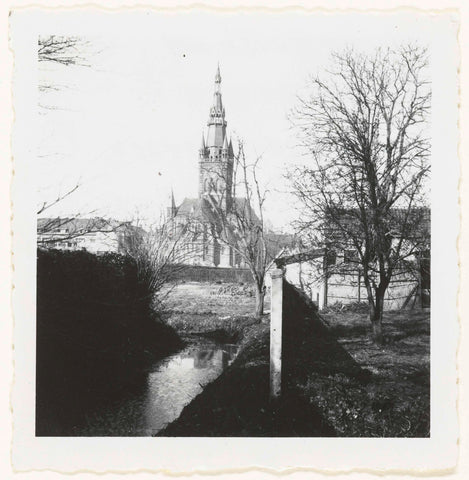 De kerk van Raamsdonksveer, anonymous, 1941 Canvas Print