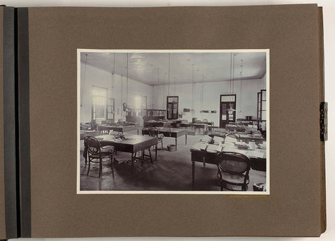 Office afd. accounting, Atelier Kurkdjian, 1917 Canvas Print