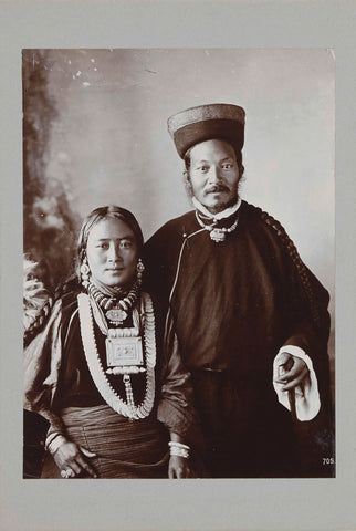 Portrait of a Tibetan Woman and Man, Theodor Paar (possibly), c. 1895 - c. 1915 Canvas Print