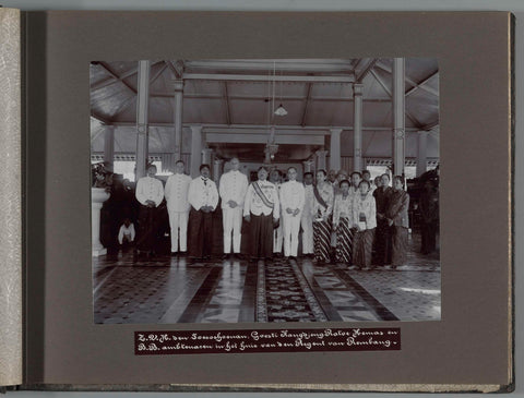 H.V.H. den Soesoehoenan, Goesti Kangdjeng Ratoe Hemas and B.B. ambtenaren in het huis van den Regent van Rembang, anonymous, 1933 Canvas Print