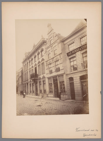 Building at Voorstraat 134 in Dordrecht, anonymous (Monumentenzorg) (attributed to), A.J.M. Mulder (possibly), c. 1880 - c. 1910 Canvas Print