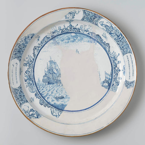 Saucer, painted blue depicting warships at sea, anonymous, c. 1700 - c. 1740 Canvas Print