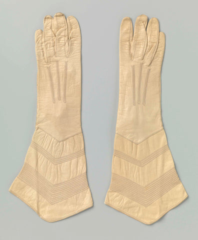 Pair of gloves with pointed cuffs, M. Laimböck, c. 1922 - c. 1930 Canvas Print