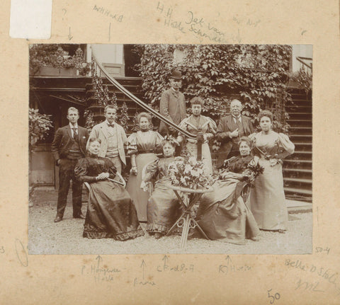 Group portrait in garden, Hendrik Herman van den Berg, in or after 1890 - in or before 1894 Canvas Print