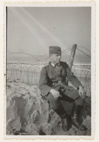 Wehrmacht soldier on the beach, anonymous, 1941 - 1942 Canvas Print