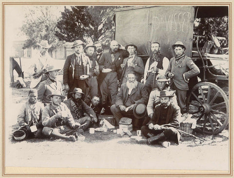 General Joubert and his men at a cart on the battlefield in South Africa, anonymous, 1899 - 1900 Canvas Print