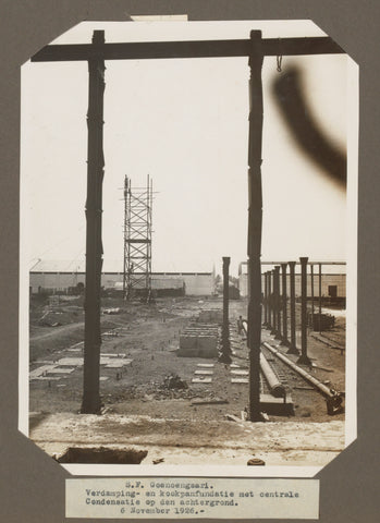 S.F. Goenoengsari. Evaporation and cooking pan foundation with central Condensation in the background. 6 November 1926., anonymous, 1926 Canvas Print