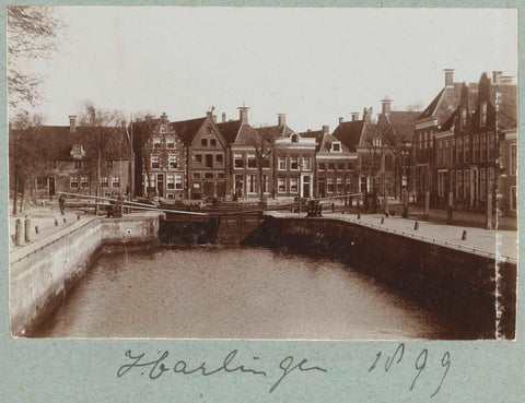 Cityscape with lock, Frits Freerks Fontein Fz. (attributed to), 1899 Canvas Print