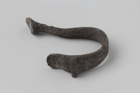 Handle of tin from the wreck of the in 1735 faded East Indiesman 't Vliegend Hart, , 1700 - 1735 Canvas Print