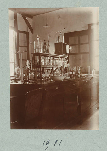 Factory laboratory on Madura, Frits Freerks Fountain Fz. (attributed to), c. 1910 Canvas Print