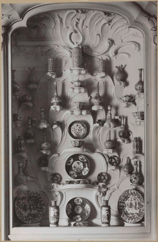 Display cabinet in Louis XV style with Chinese porcelain standing on volutes, c. 1920 - c. 1950 Canvas Print