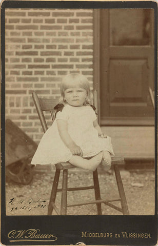 Portrait of Herman Marius Boelen (born 1885) as a baby on a stool, Carl Wilhelm Bauer, c. 1885 - c. 1888 Canvas Print