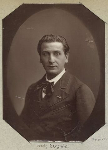 Portrait of François Coppée, writer and poet, Félix Nadar (attributed to), c. 1890 - c. 1900 Canvas Print