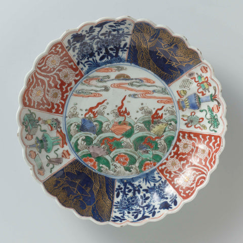 Saucer-dish with fluted sides and flowers and shellfish above waves, anonymous, c. 1700 - c. 1724 Canvas Print