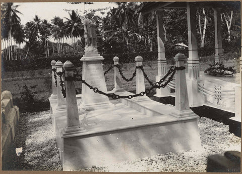 Cemetery with grave of B.L.W. Bertok, anonymous, 1917 - 1919 Canvas Print