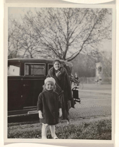 Isabel Wachenheimer and Else Wachenheimer-Moos in preparation for a car ride to Ebenhauten, 1931, anonymous, 1931 Canvas Print