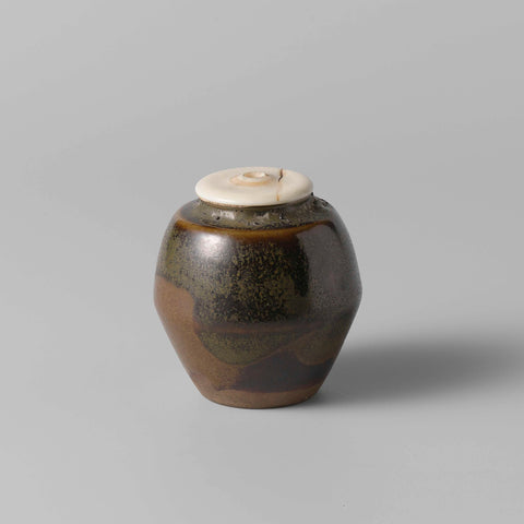 Tea caddy with a green brown glaze, anonymous, anonymous, c. 1400 - c. 1950 Canvas Print