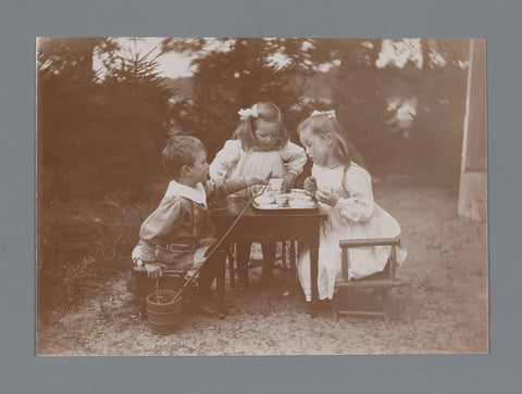 Johanna Geertruida, Johannes Diderik and Anne Madeleine van der Waals play with tea set, Johannes Diderik van der Waals (1873-1971) (attributed to), 1906 - 1915 Canvas Print