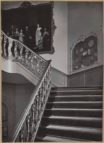 Staircase Drucker extension with a painting at the top and a display case with candlesticks, dishes and jugs, c. 1920 - c. 1950 Canvas Print