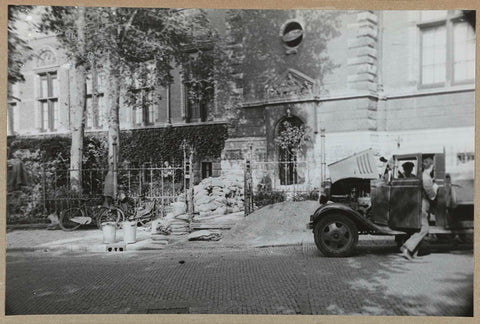 Sandbags at the entrance Jan Luykenstraat during the evacuation in 1939, 1939 Canvas Print