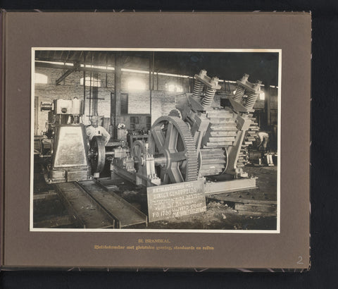 Sf. Brangkal / Reed leaf scrubber with casting steel gearing, stands and rollers, anonymous, 1916 - 1924 Canvas Print